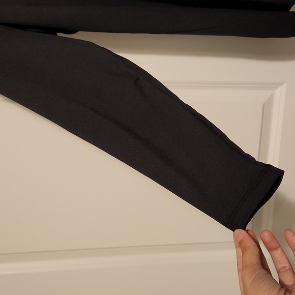 Susan Graver Black Blouse with keyhole detail - Picture 4 of 5